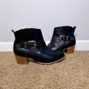 Torrid SZ 10 Chelsea Ankle Boots Western Southwestern Cowboycore Festival Boho
